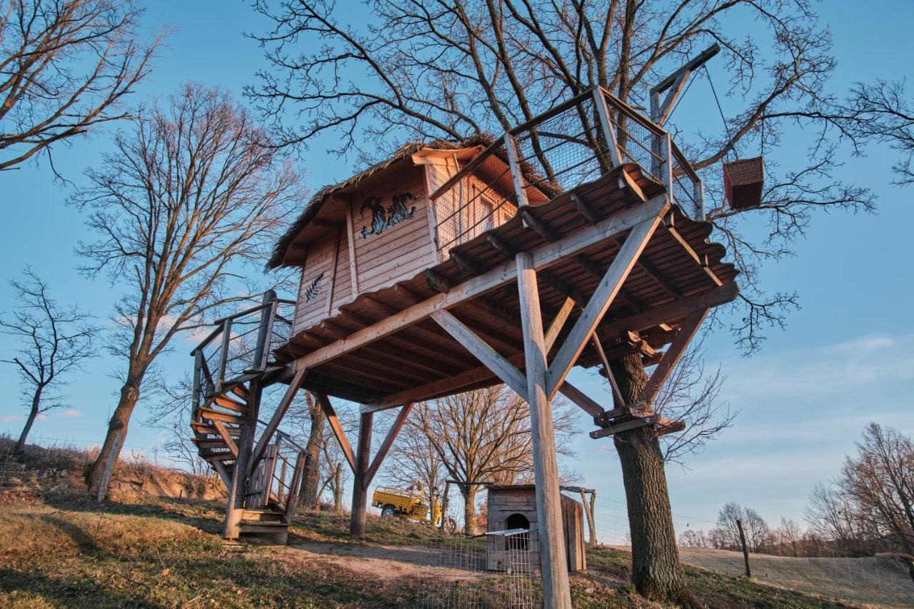 Treehouse Kremilek Villa Jesenice  Kültér fotó